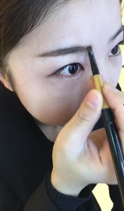 画眉毛视频,跟随视频教程，打造完美眉型